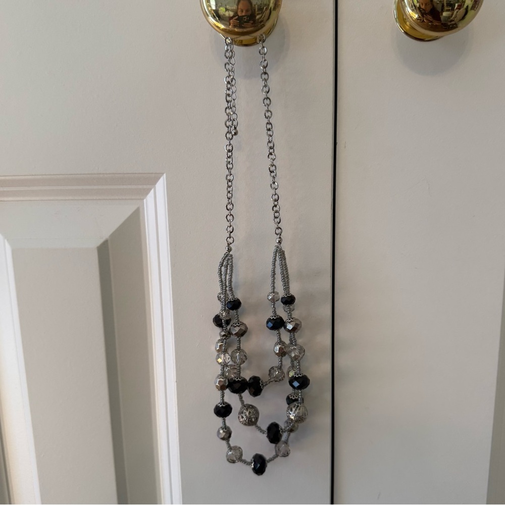 ⭐️ Silver and Black Beaded Necklace